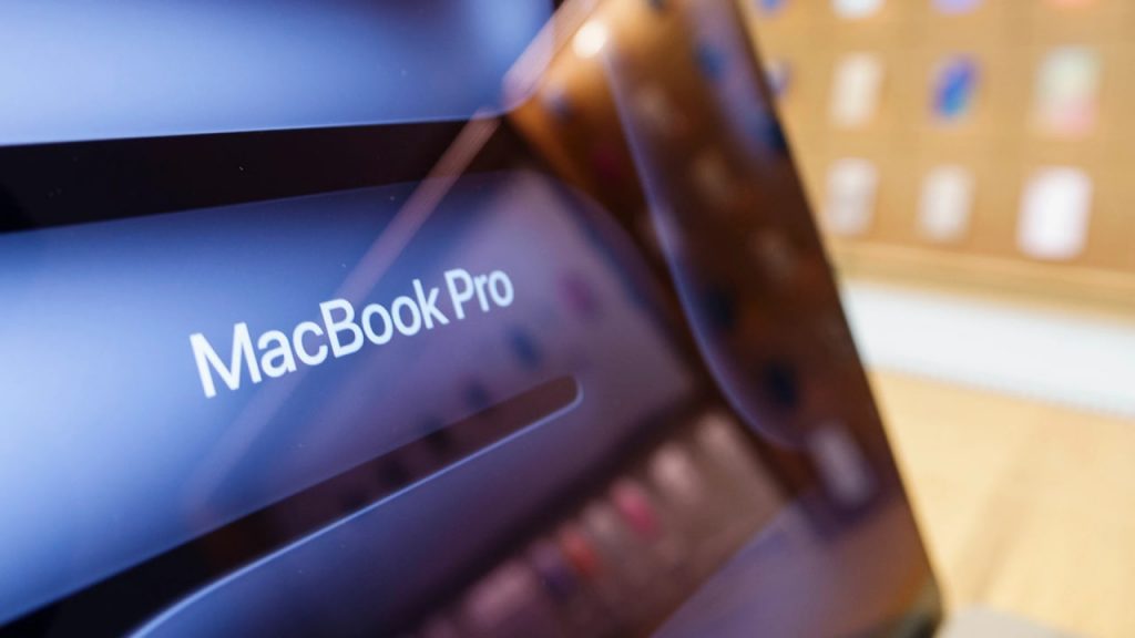 مک بوک پرو M5 اپل